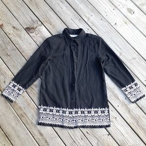 3/$20 Brownstone Studio New York button up blouse